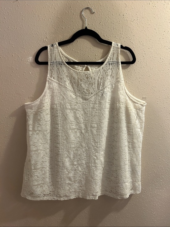 torrid Tops - Torrid Size 2 White Lace Sleeveless Women's Top